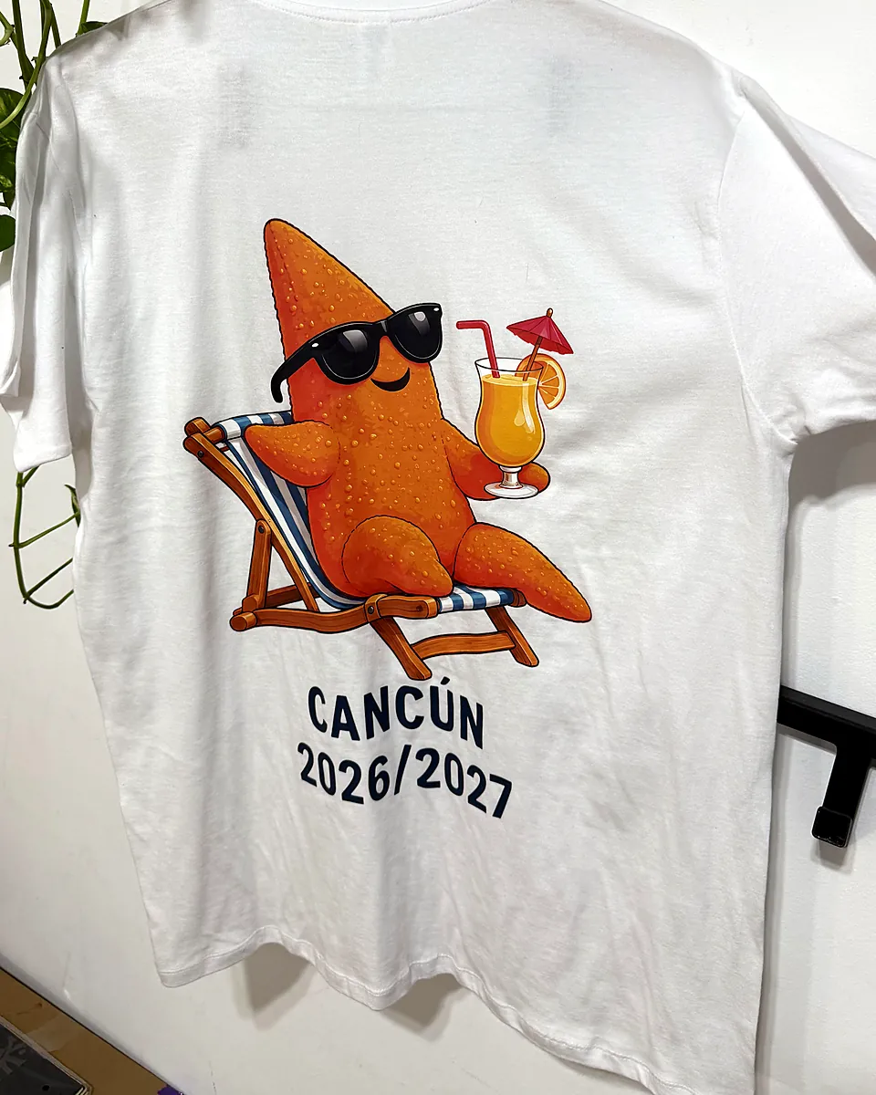 Remera blanca: Ilustración full color con degradés